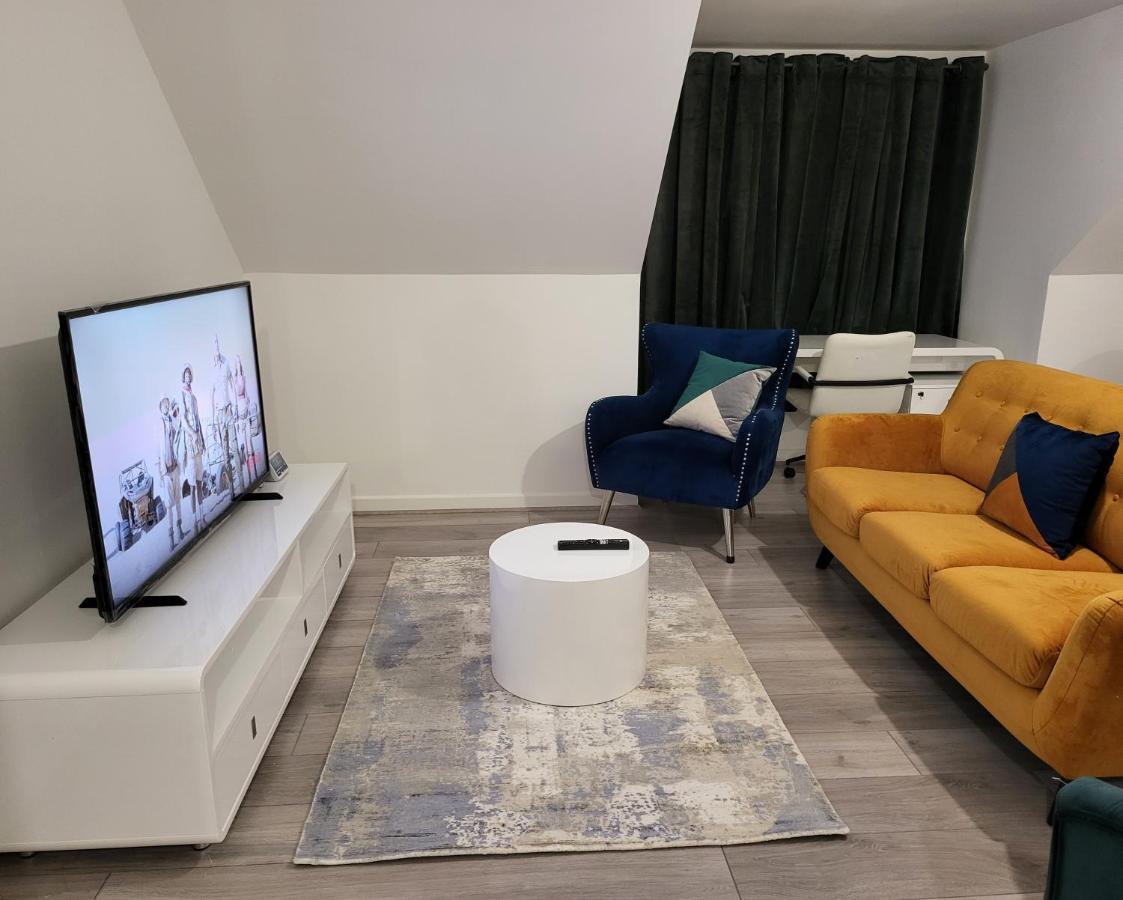 Garland Modern 2 Bedroom Apartment With Parking London Plumstead  Εξωτερικό φωτογραφία