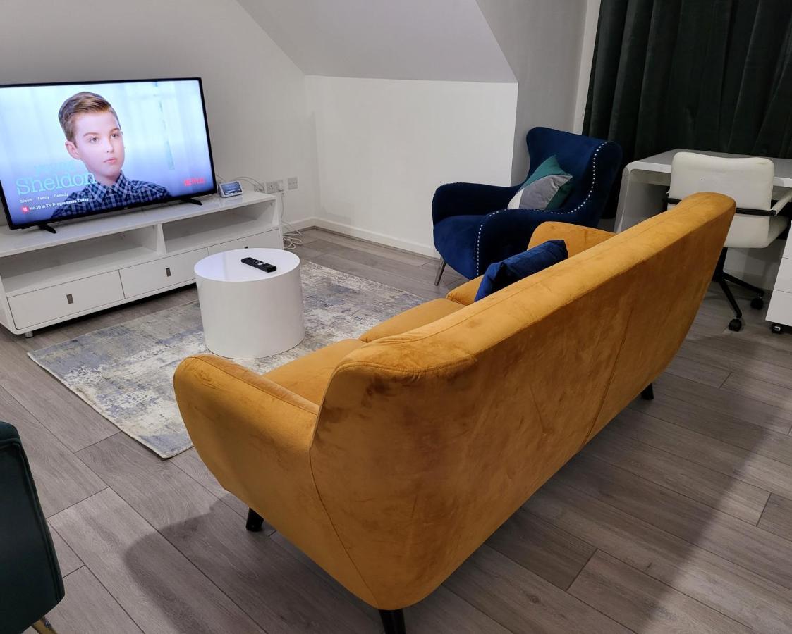Garland Modern 2 Bedroom Apartment With Parking London Plumstead  Εξωτερικό φωτογραφία